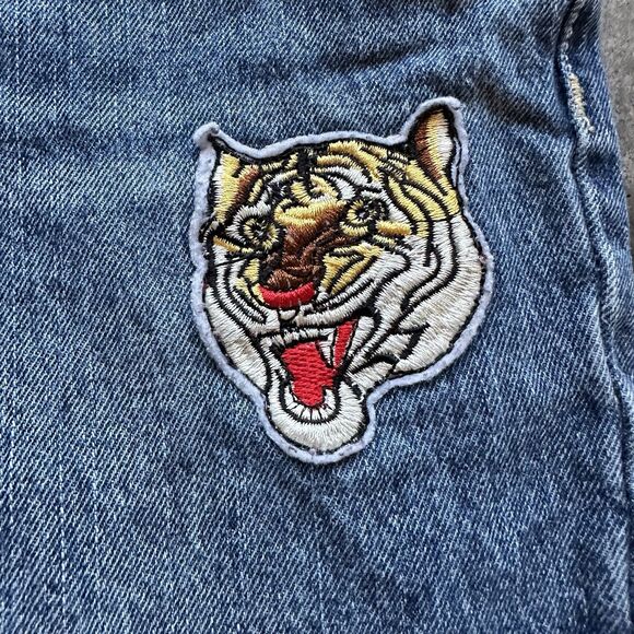 Size 26 - Articles Of Society Women's Distressed Jeans Dark Wash Patches - Picture 12 of 16